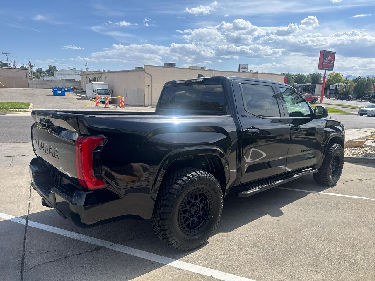 Toyota Tundra SR5 CrewMax 4WD 2023
