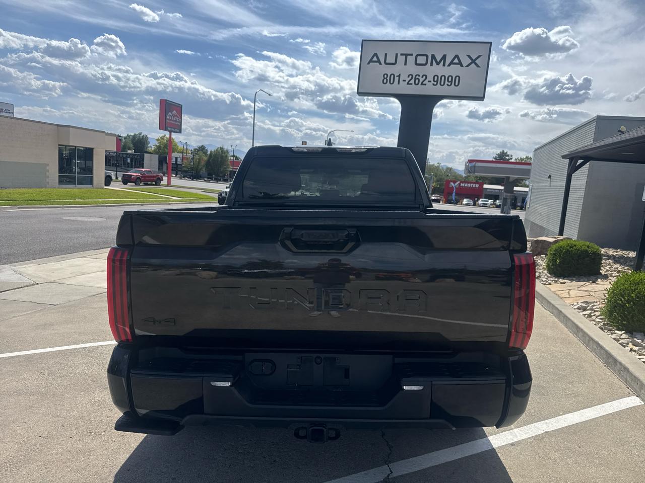 Toyota Tundra SR5 CrewMax 4WD 2023