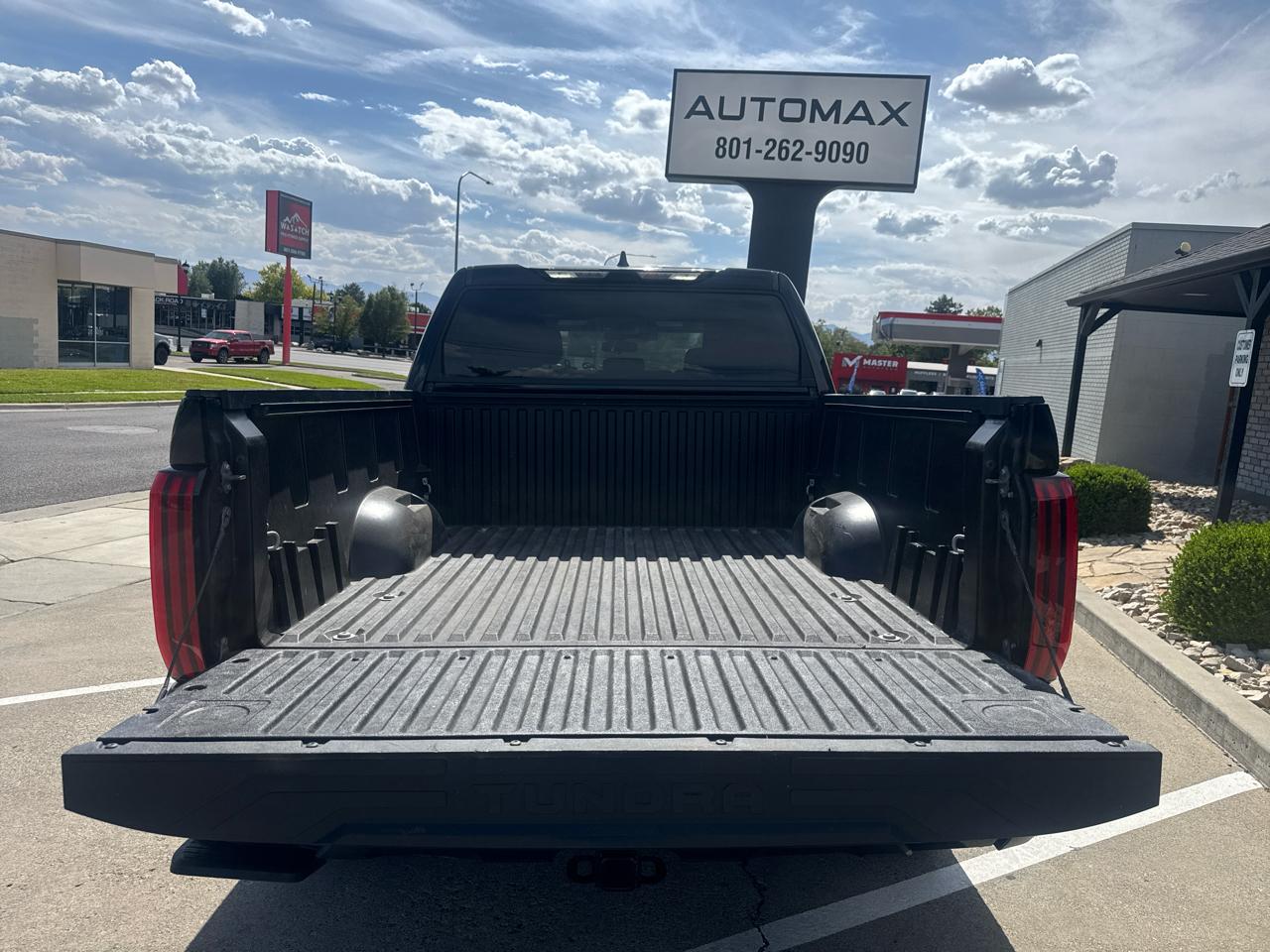 Toyota Tundra SR5 CrewMax 4WD 2023