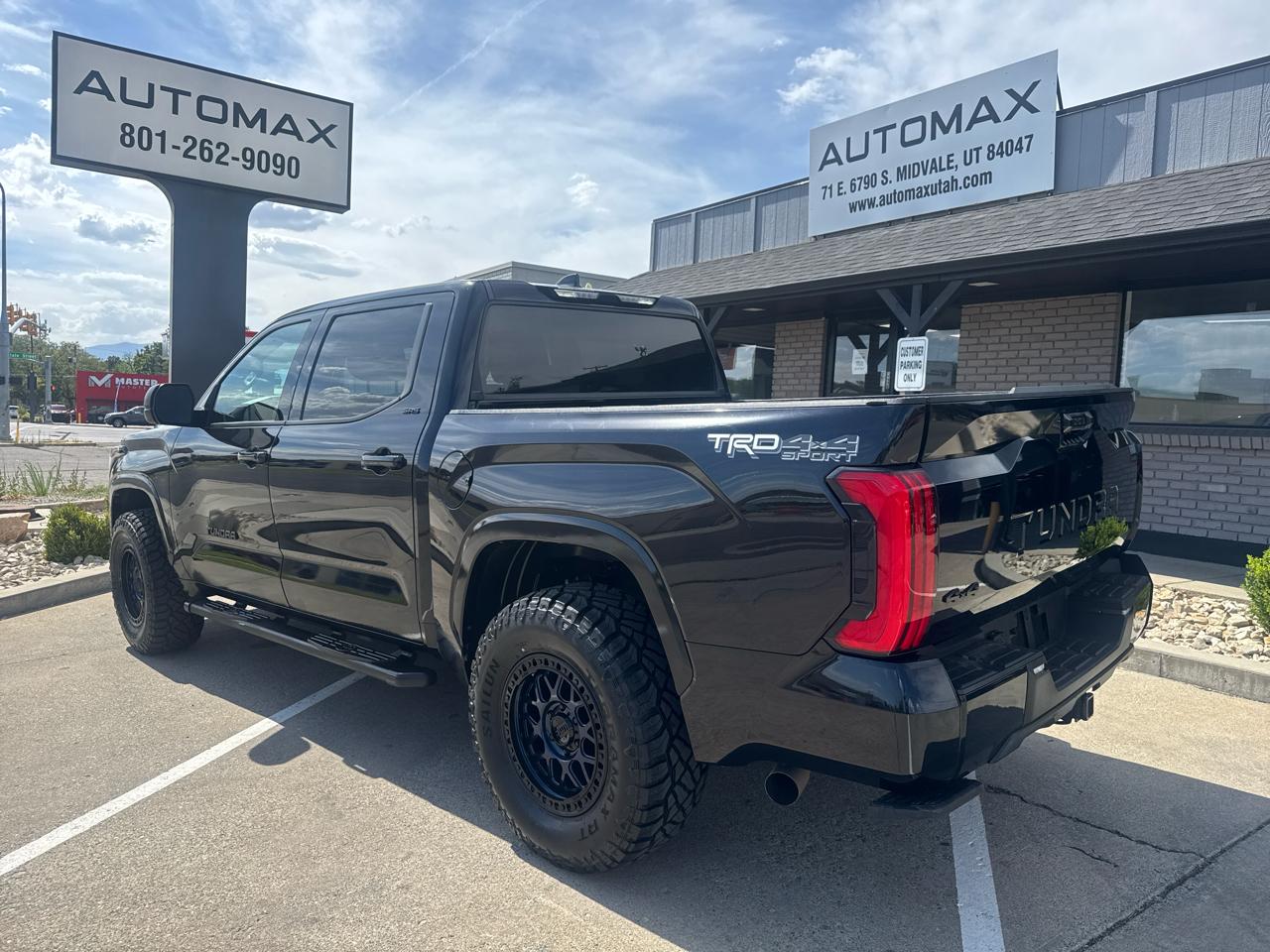 Toyota Tundra SR5 CrewMax 4WD 2023