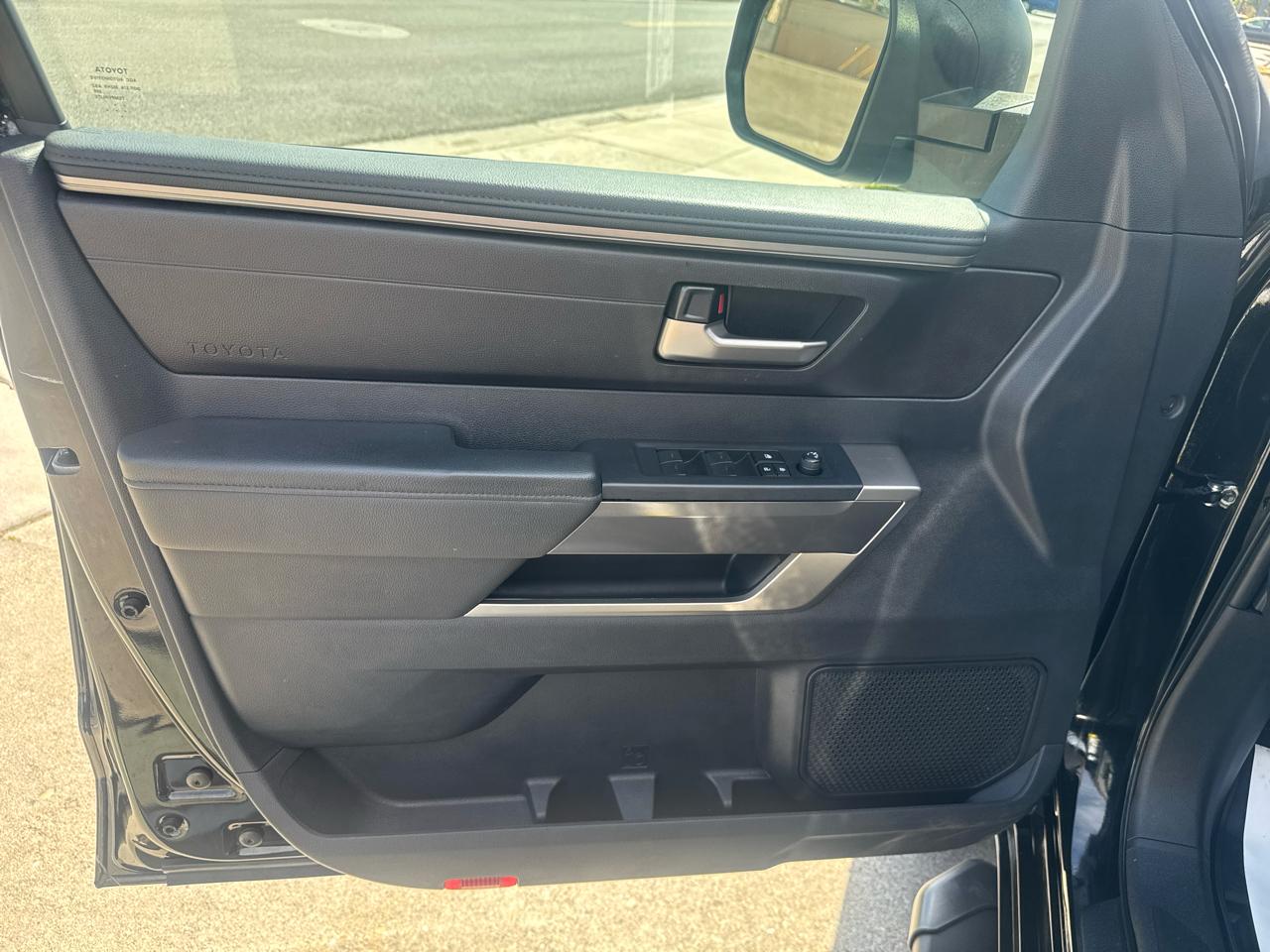 Toyota Tundra SR5 CrewMax 4WD 2023