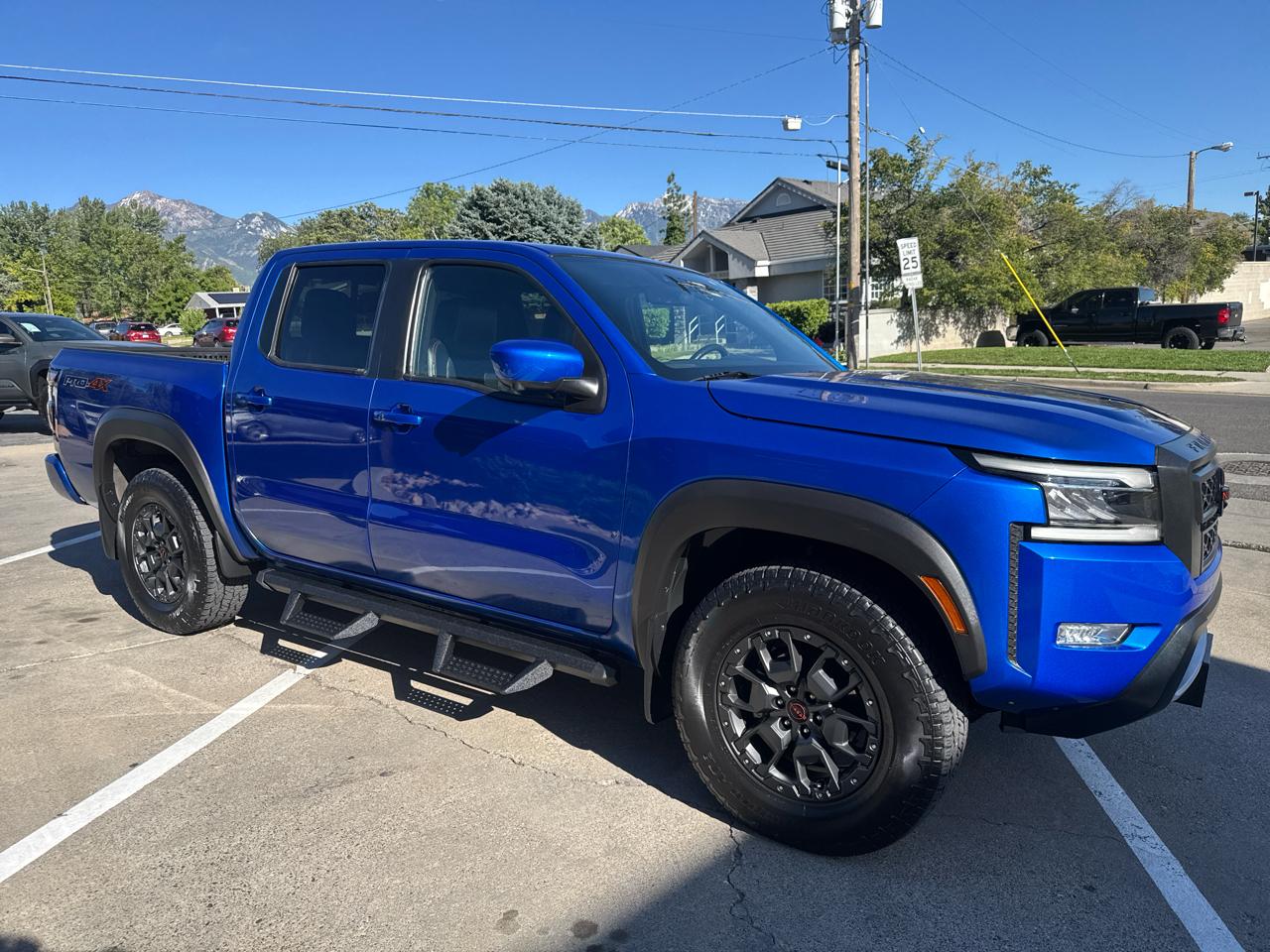 Nissan Frontier PRO-4X Crew Cab 4WD 2024