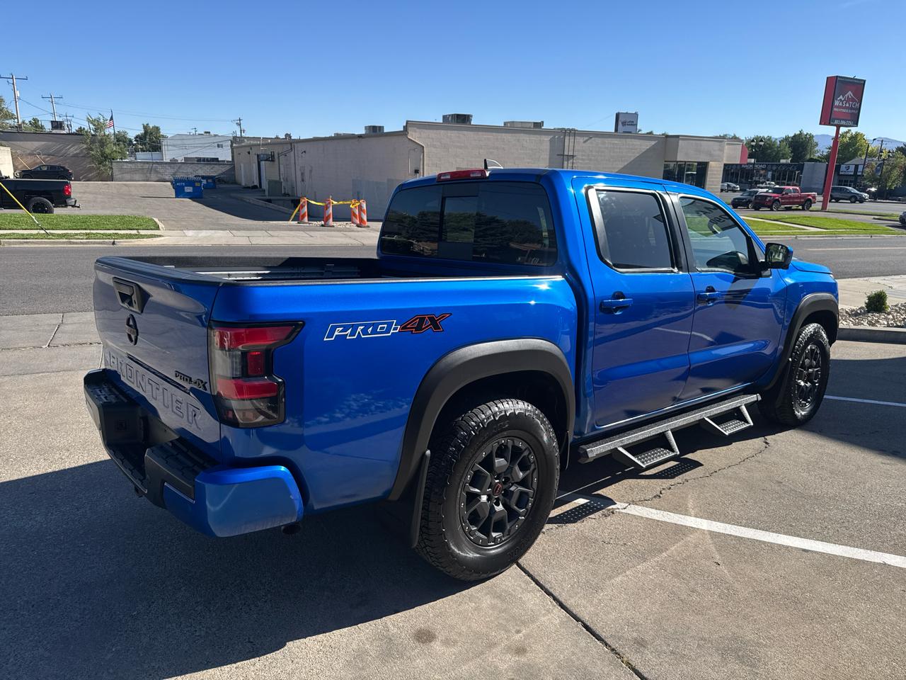 Nissan Frontier PRO-4X Crew Cab 4WD 2024