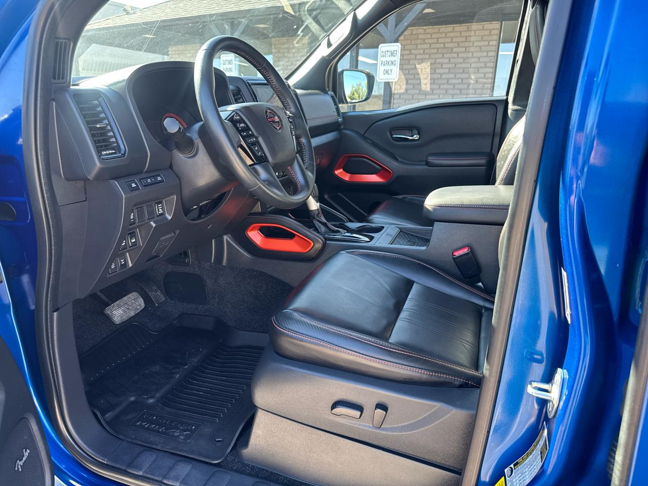 Nissan Frontier PRO-4X Crew Cab 4WD 2024