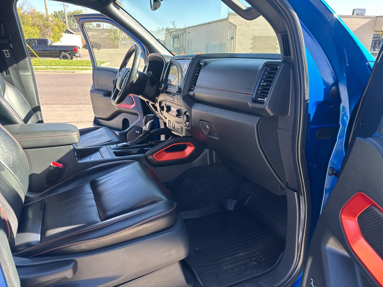 Nissan Frontier PRO-4X Crew Cab 4WD 2024