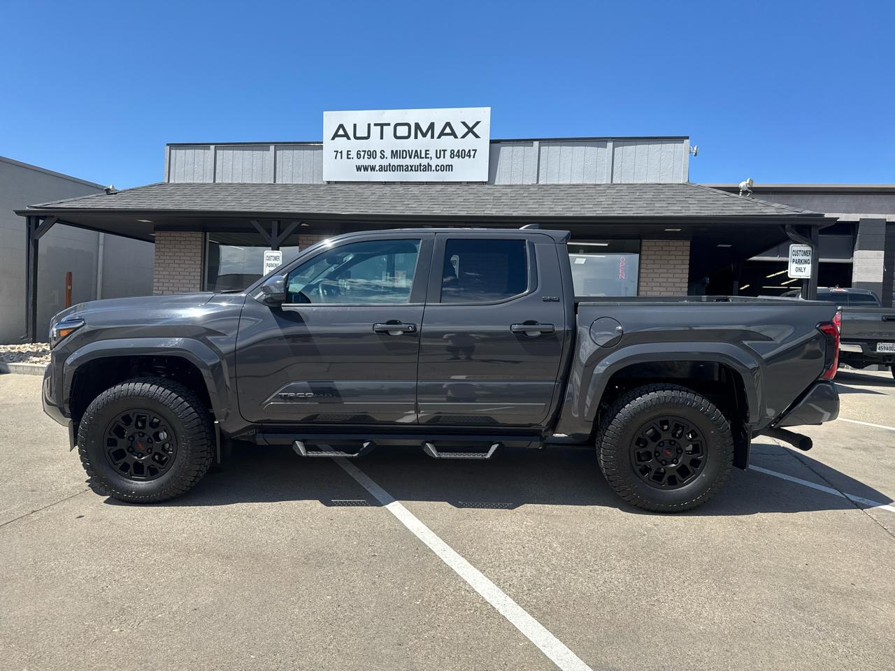 Toyota Tacoma SR5 Dbl Cab 4WD at 2024