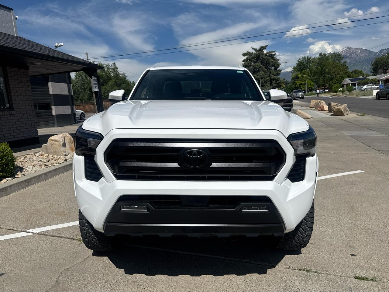 Toyota Tacoma SR5 Dbl Cab 4WD at 2025