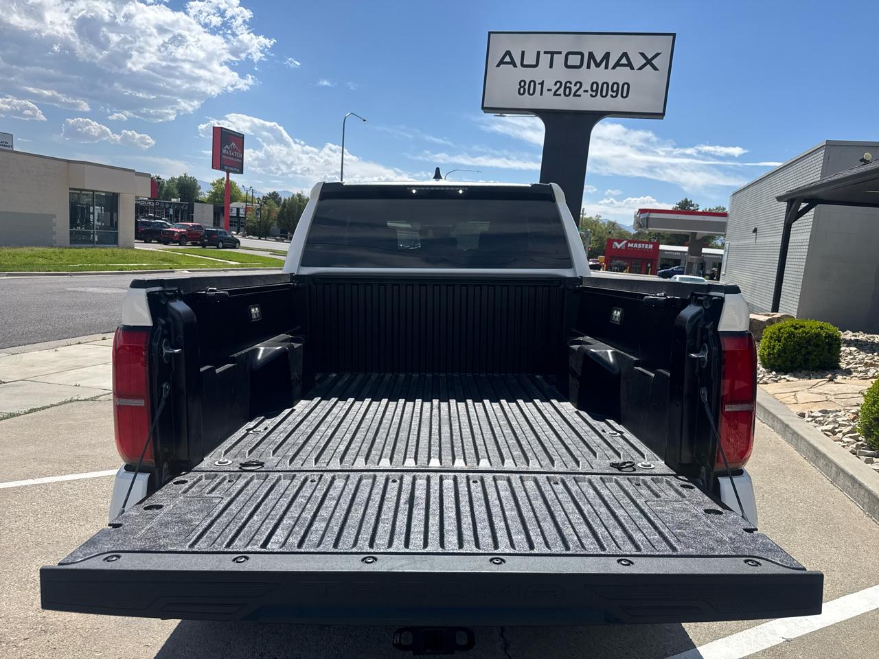 Toyota Tacoma SR5 Dbl Cab 4WD at 2025