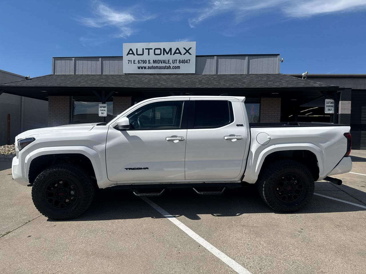 Toyota Tacoma SR5 Dbl Cab 4WD at 2025