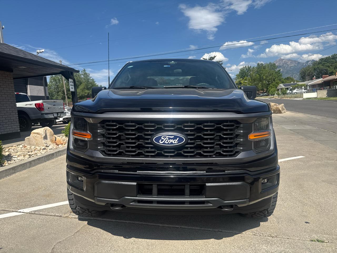Ford F-150 STX SuperCrew 4WD 2024