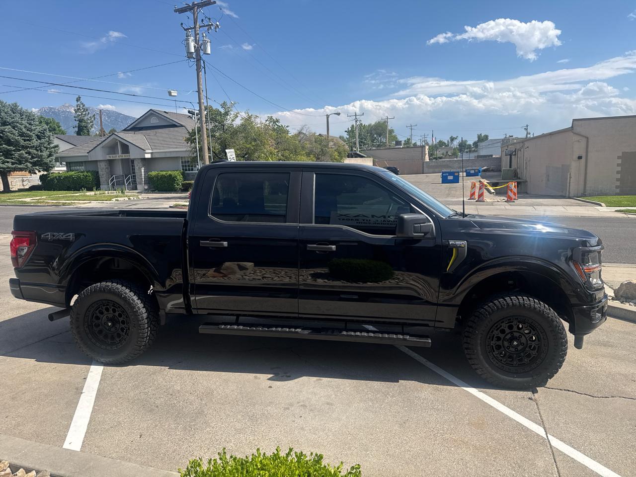 Ford F-150 STX SuperCrew 4WD 2024