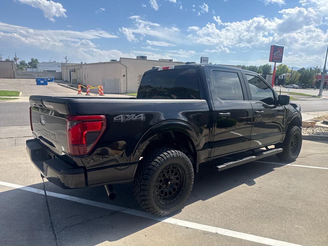 Ford F-150 STX SuperCrew 4WD 2024