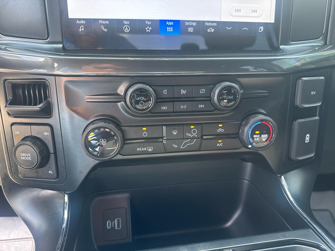 Ford F-150 STX SuperCrew 4WD 2024