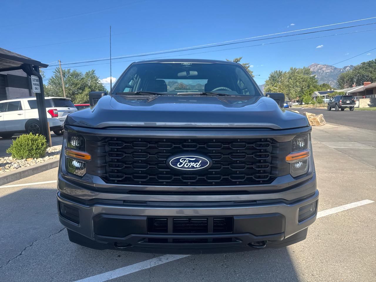 Ford F-150 STX SuperCrew 4WD 2025