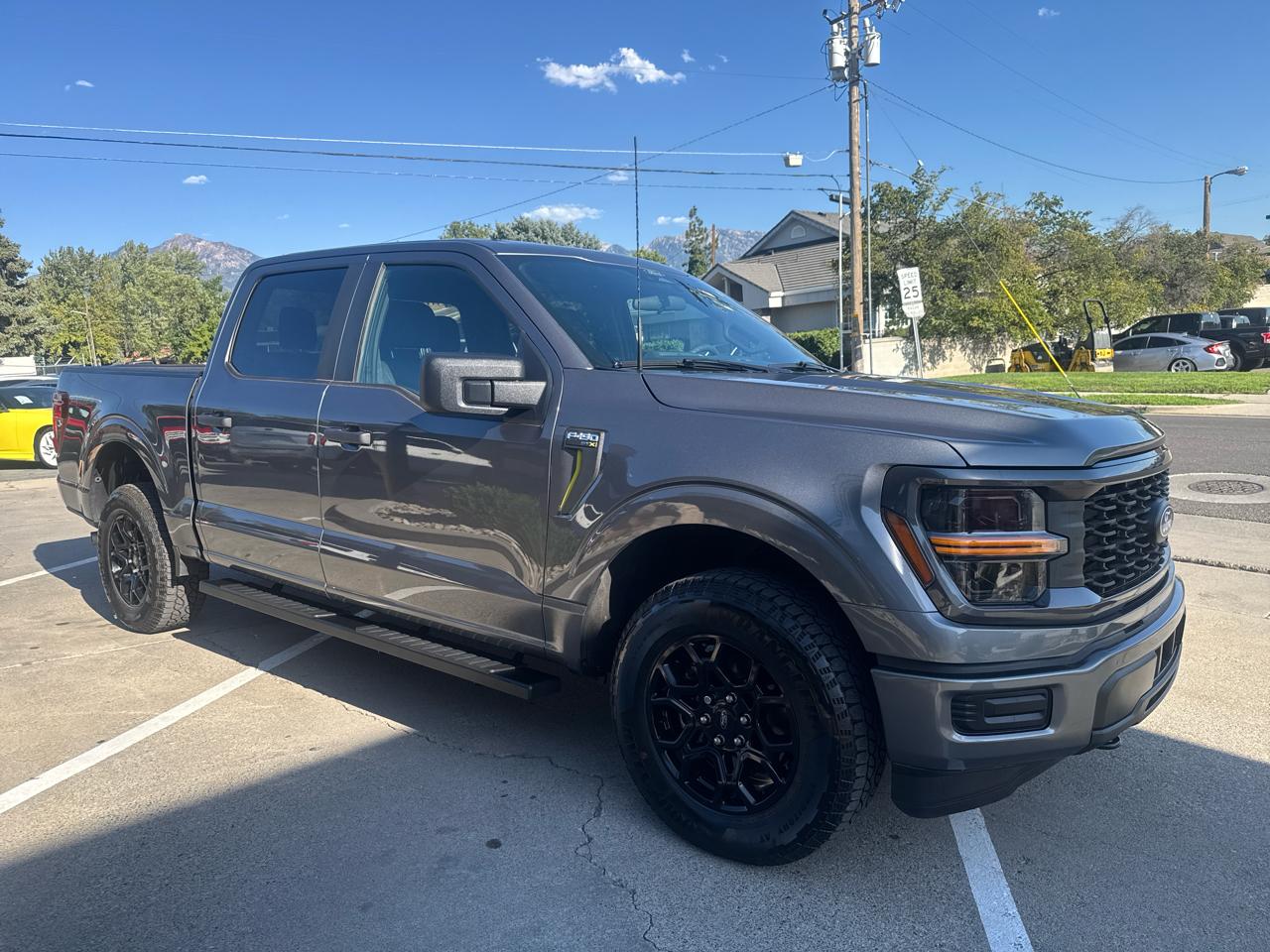 Ford F-150 STX SuperCrew 4WD 2025