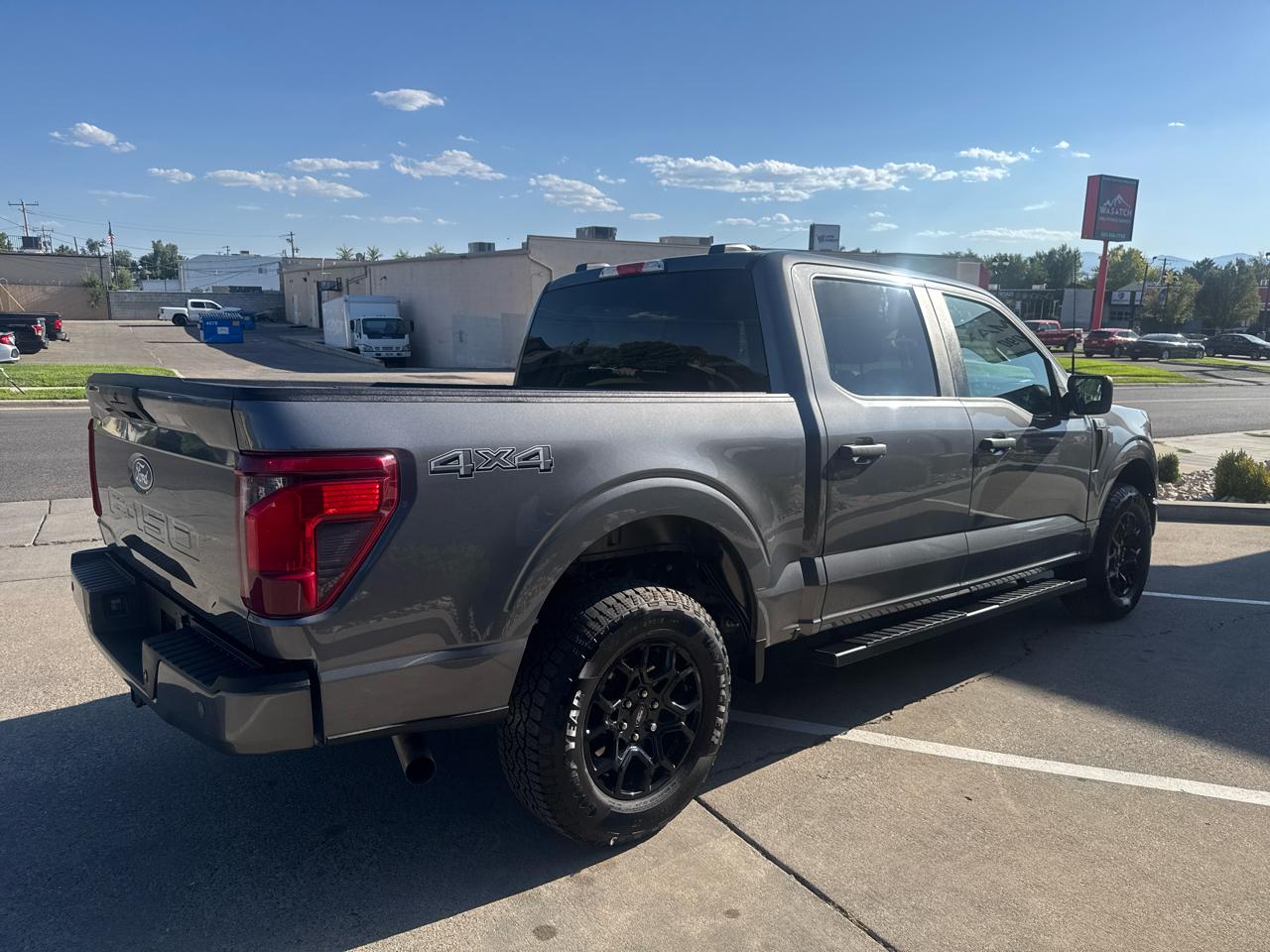 Ford F-150 STX SuperCrew 4WD 2025