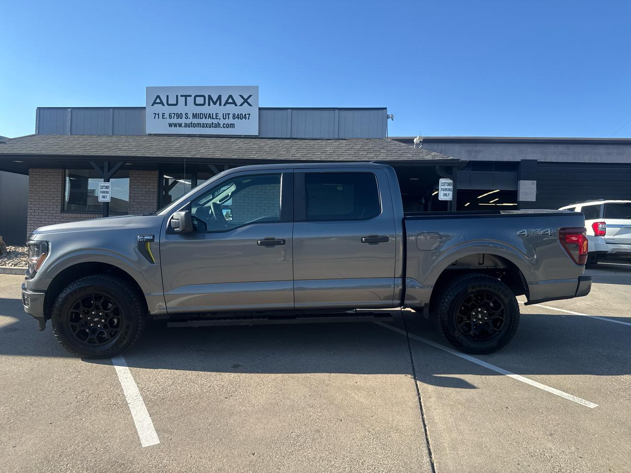 Ford F-150 STX SuperCrew 4WD 2025