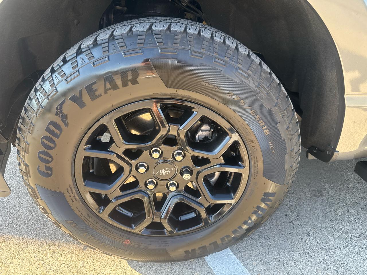 Ford F-150 STX SuperCrew 4WD 2025