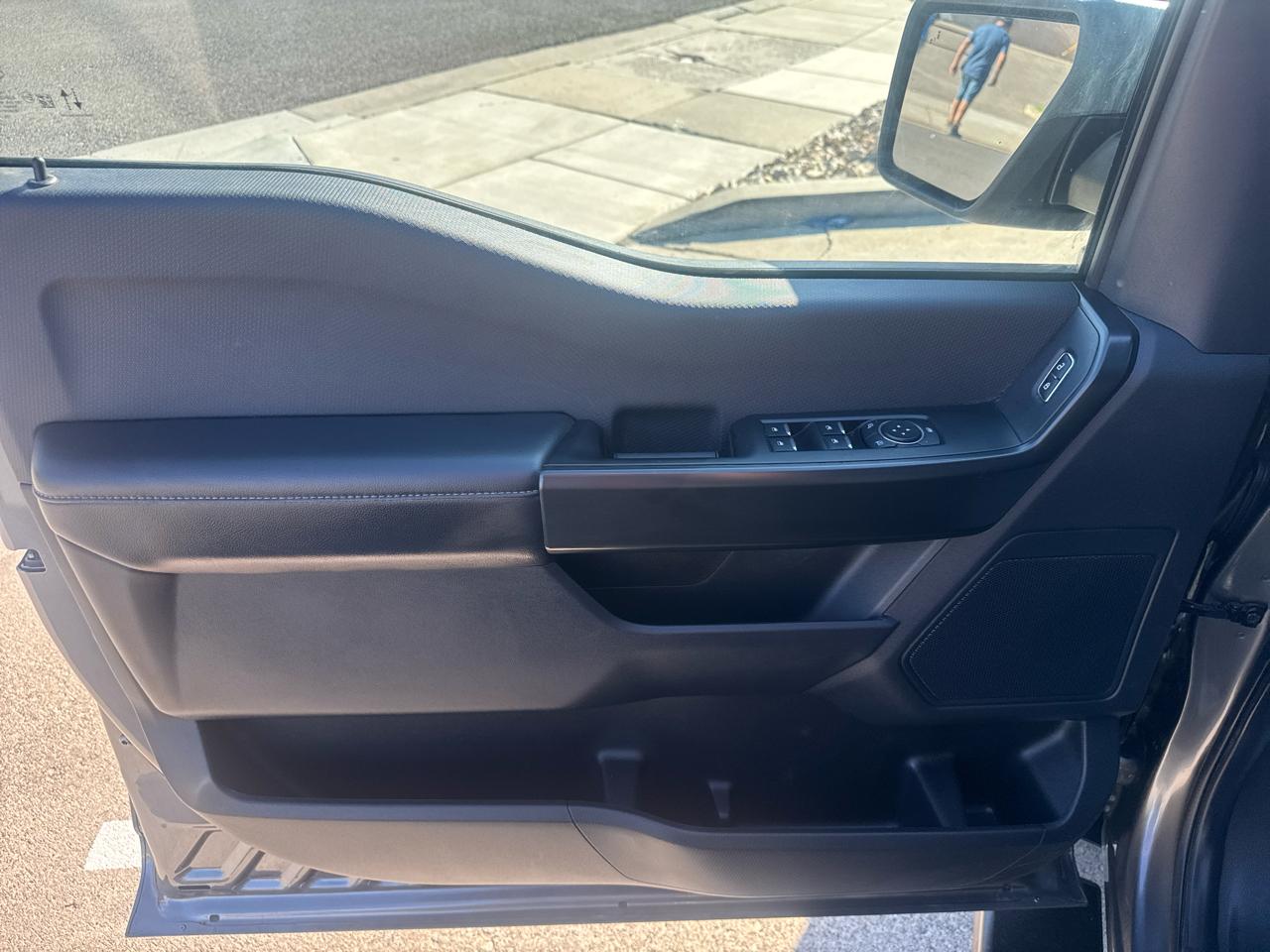 Ford F-150 STX SuperCrew 4WD 2025