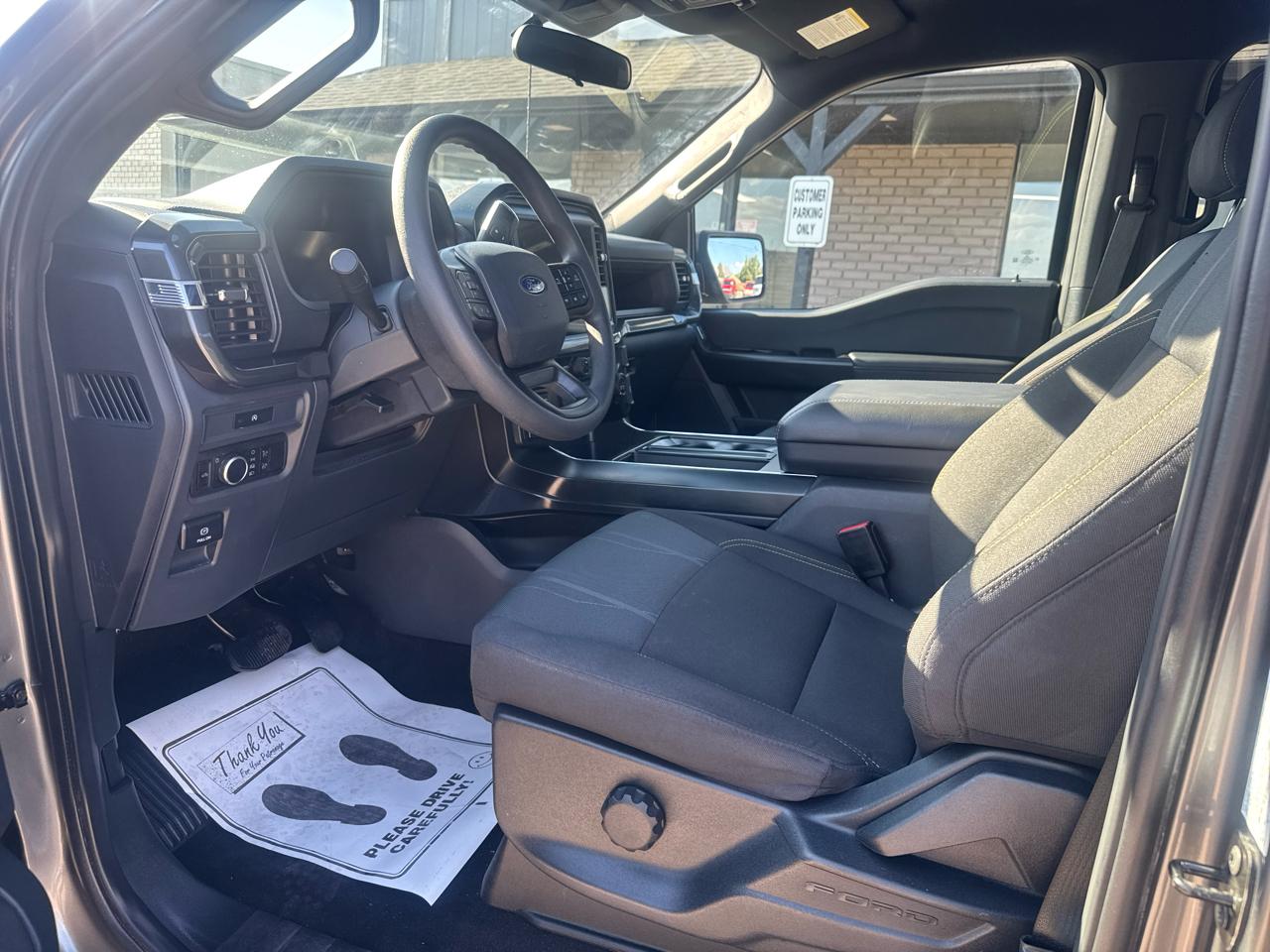 Ford F-150 STX SuperCrew 4WD 2025