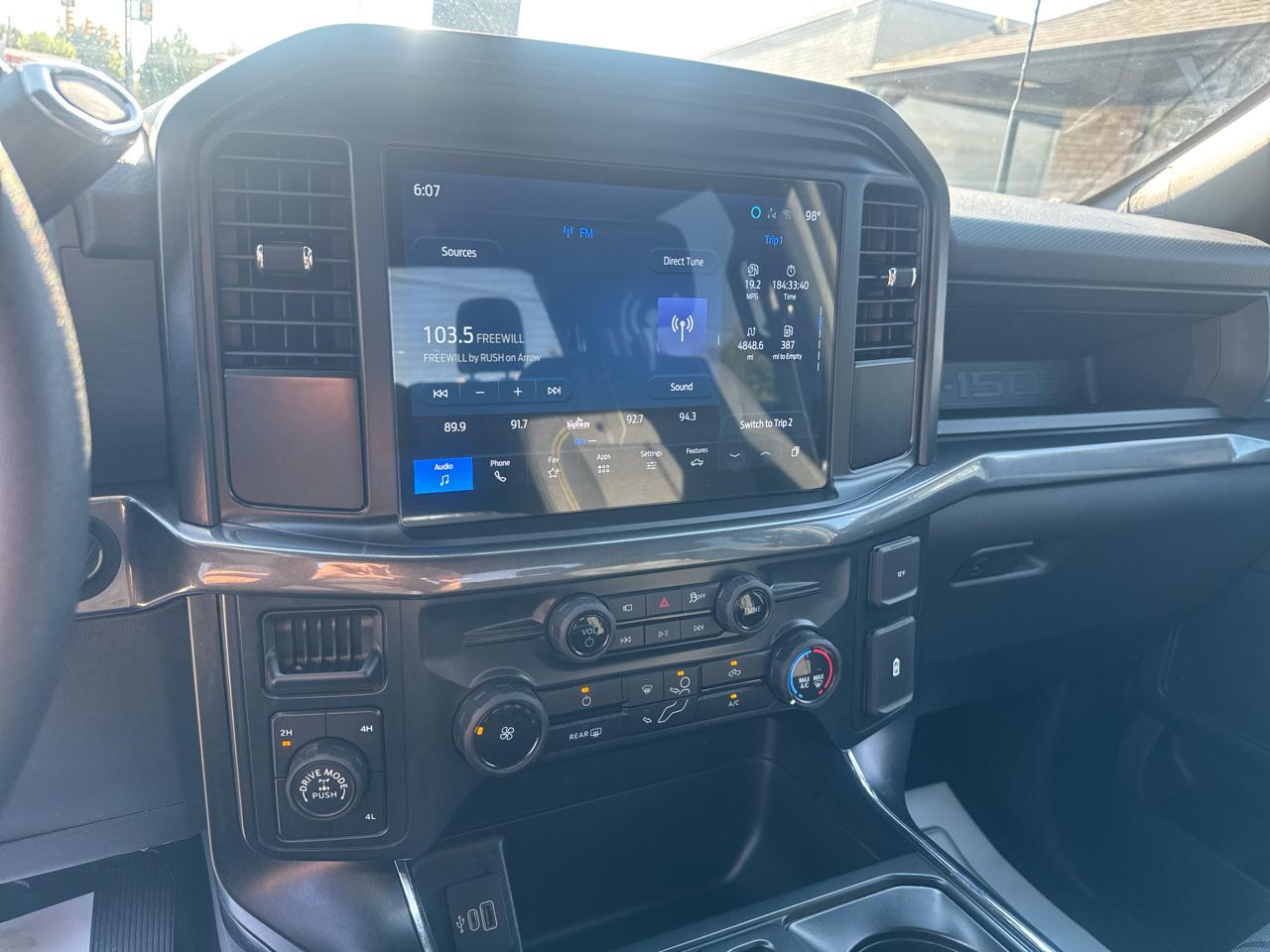 Ford F-150 STX SuperCrew 4WD 2025