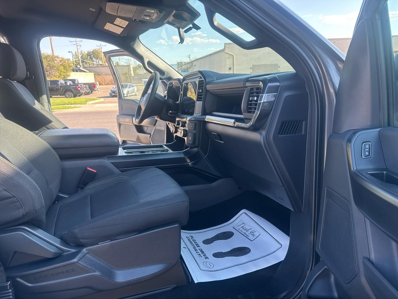 Ford F-150 STX SuperCrew 4WD 2025