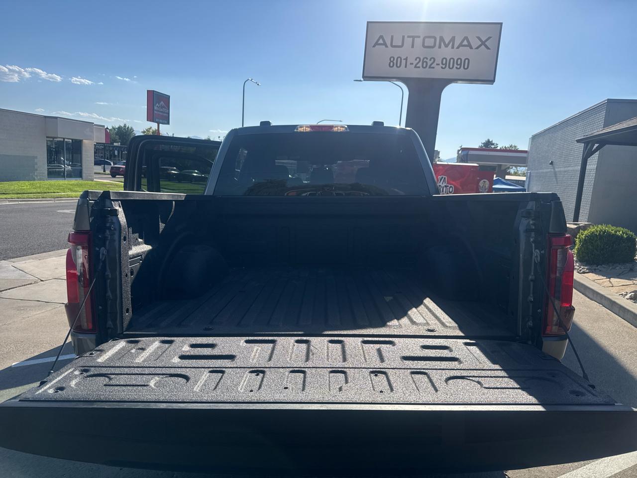 Ford F-150 STX SuperCrew 4WD 2025