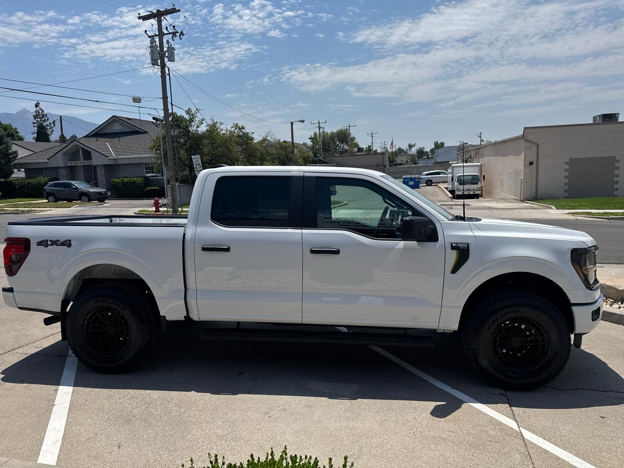 Ford F-150 STX SuperCrew 4WD 2025