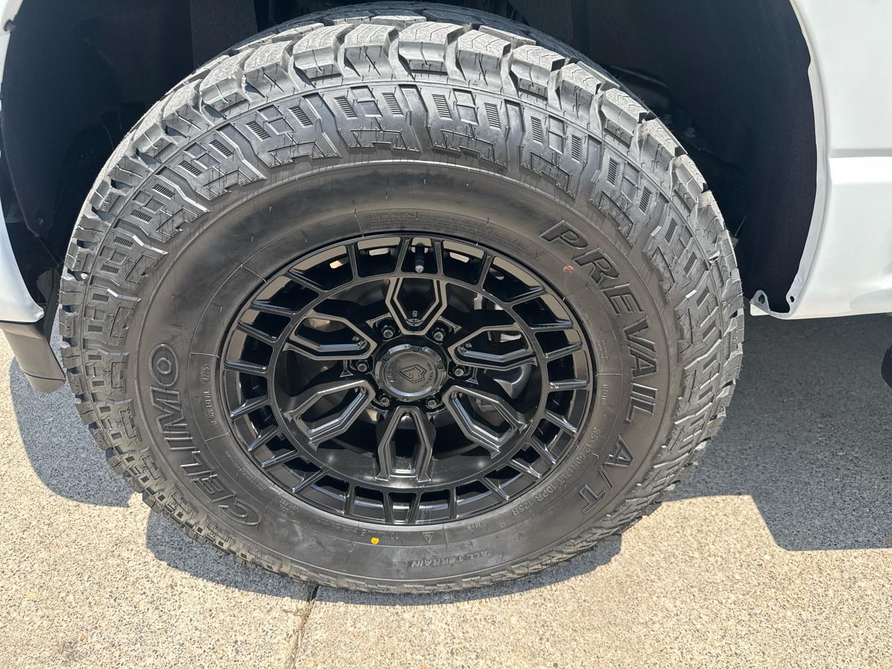 Ford F-150 STX SuperCrew 4WD 2025