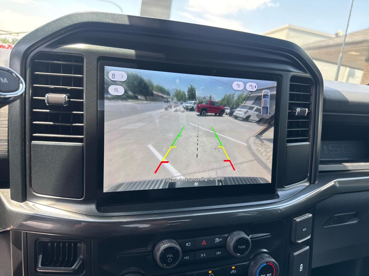 Ford F-150 STX SuperCrew 4WD 2025