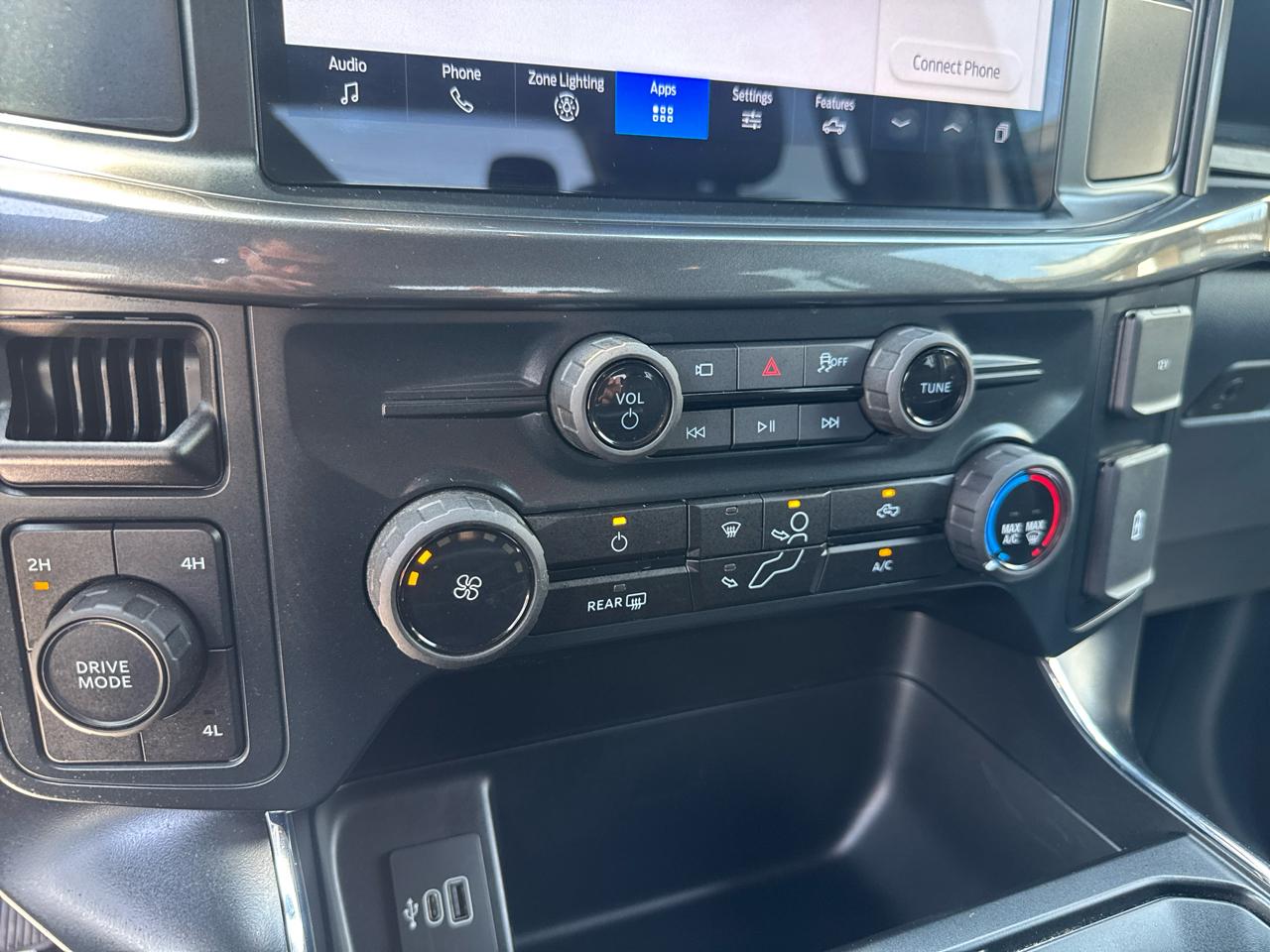 Ford F-150 STX SuperCrew 4WD 2025