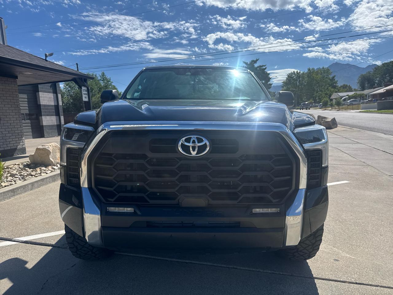 Toyota Tundra SR5 CrewMax 4WD 2024