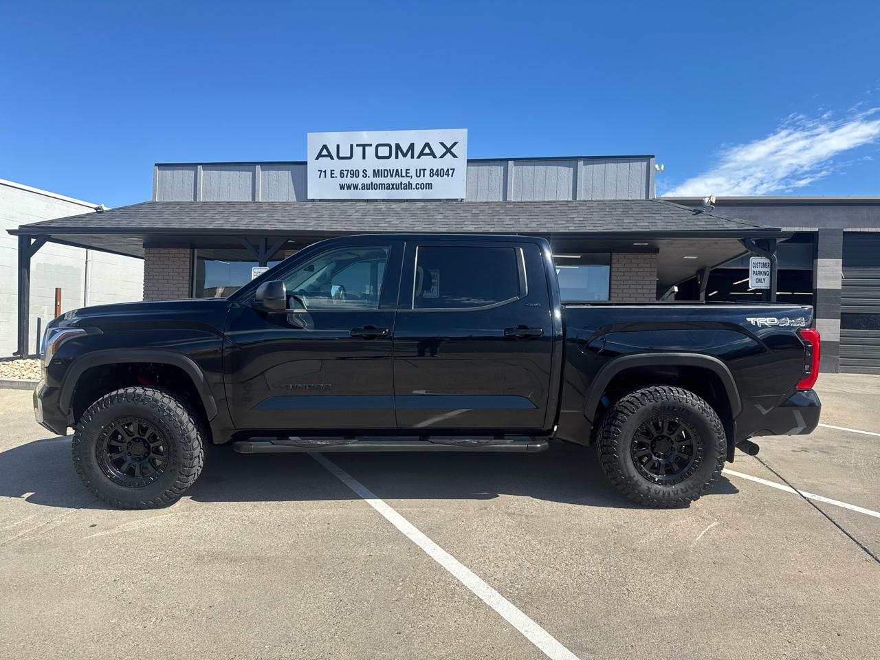 Toyota Tundra SR5 CrewMax 4WD 2024
