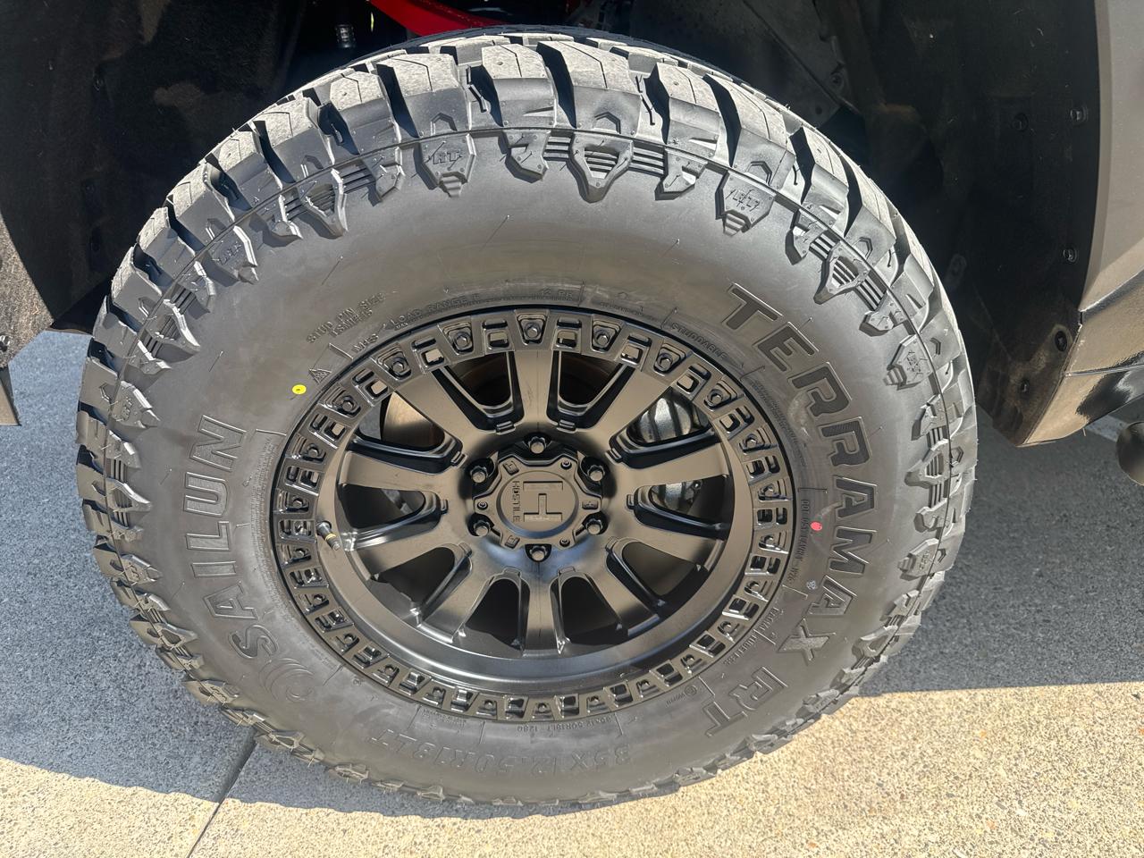 Toyota Tundra SR5 CrewMax 4WD 2024