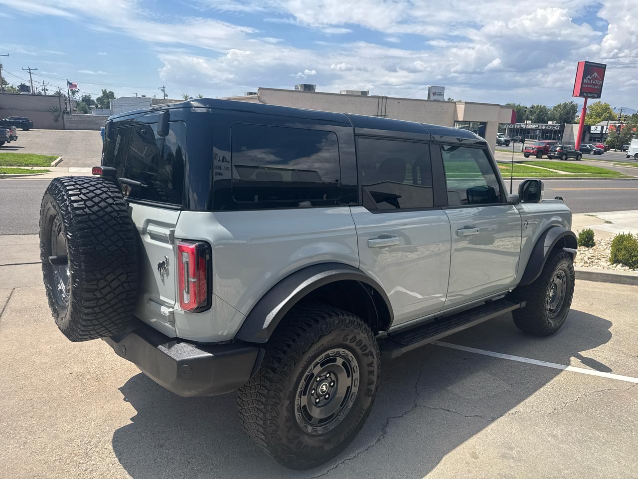 Ford Bronco Outer Banks 4-Door 2024