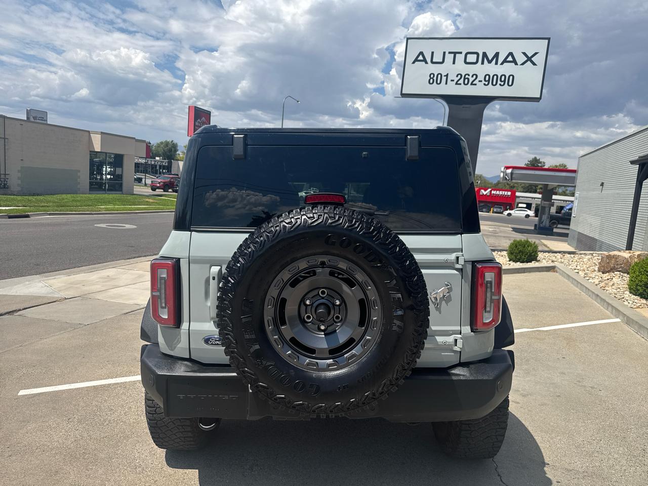 Ford Bronco Outer Banks 4-Door 2024