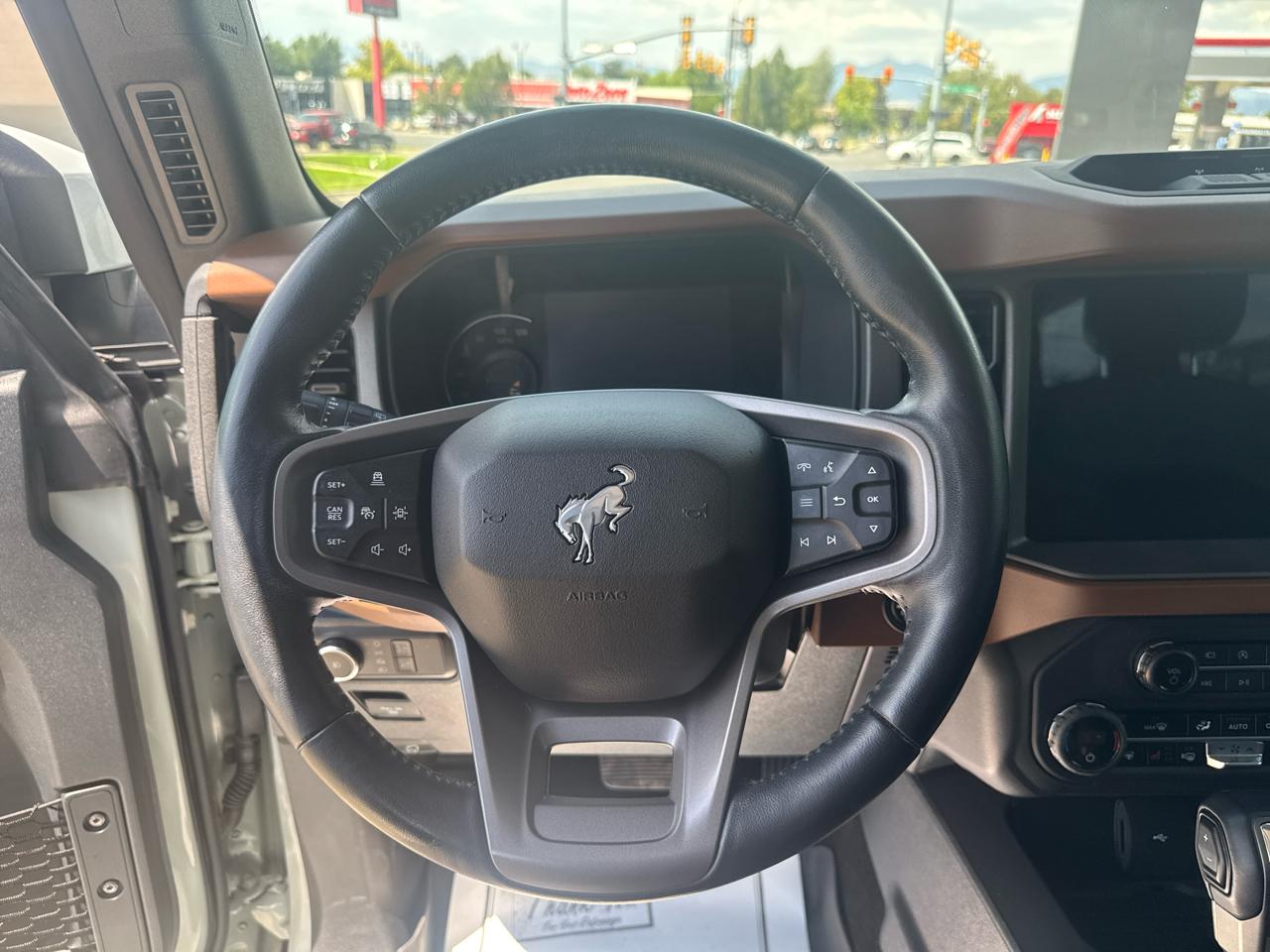 Ford Bronco Outer Banks 4-Door 2024