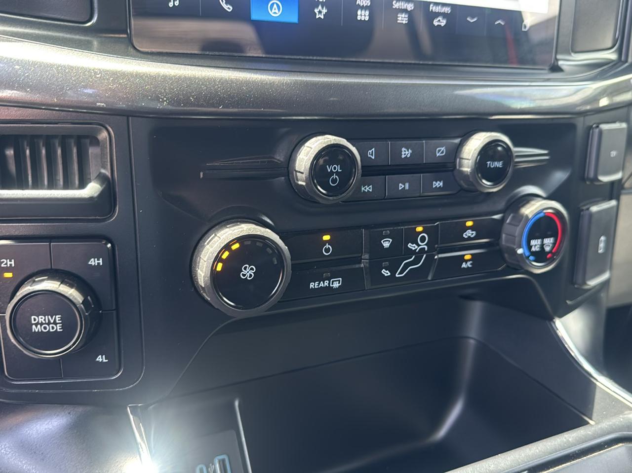 Ford F-150 STX SuperCrew 4WD 2024
