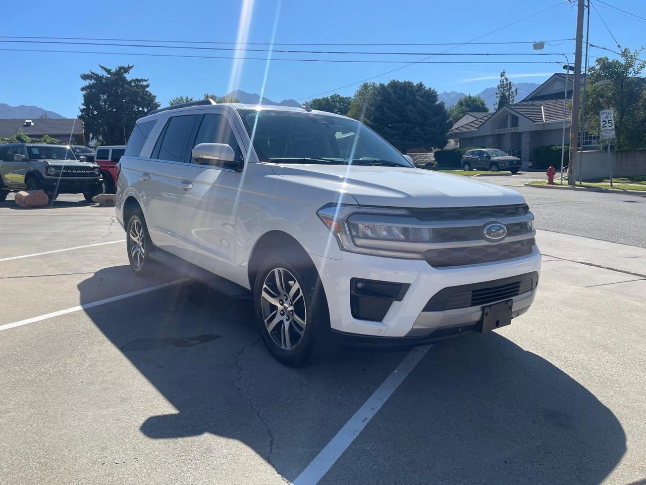 Ford Expedition XLT 4WD 2024