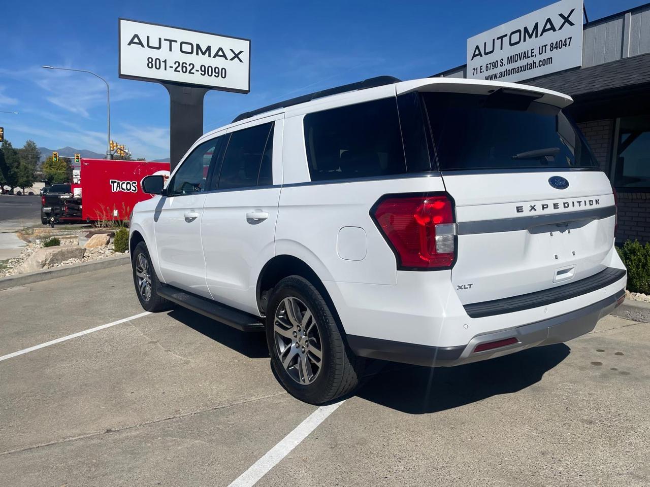 Ford Expedition XLT 4WD 2024