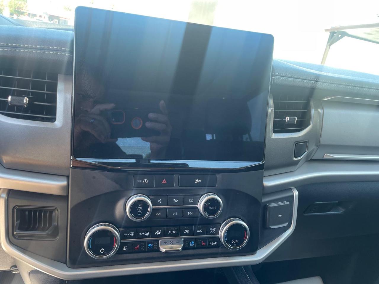 Ford Expedition XLT 4WD 2024