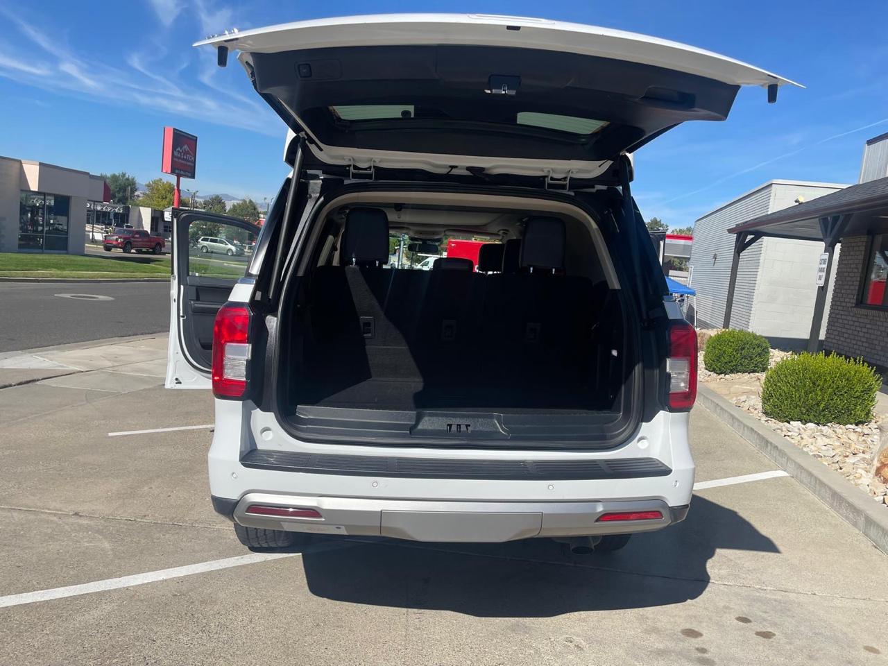 Ford Expedition XLT 4WD 2024