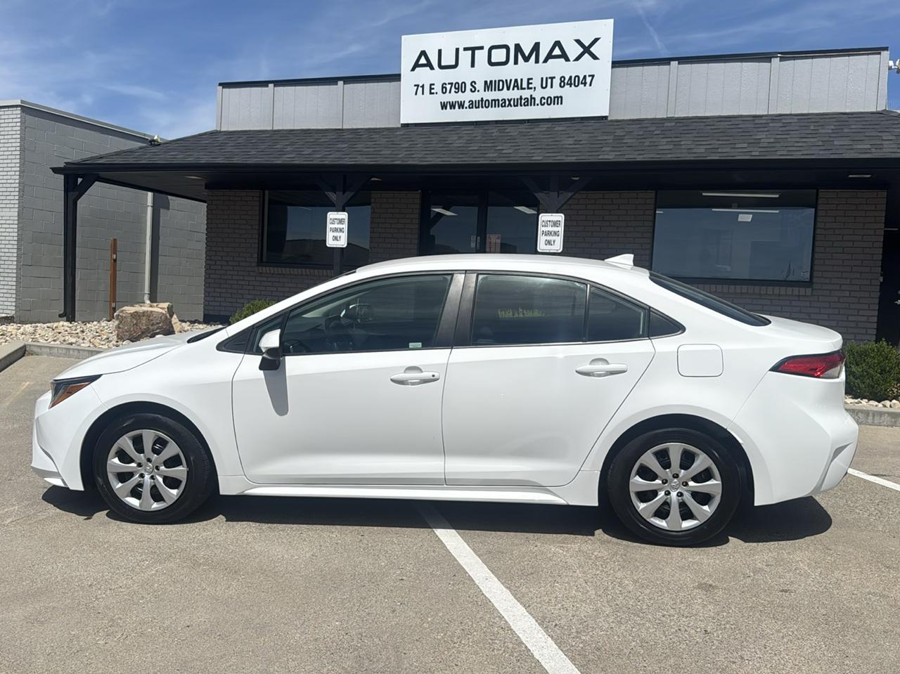 Toyota Corolla LE 2024