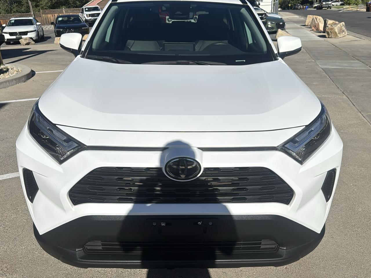 Toyota RAV4 Hybrid XLE 2025