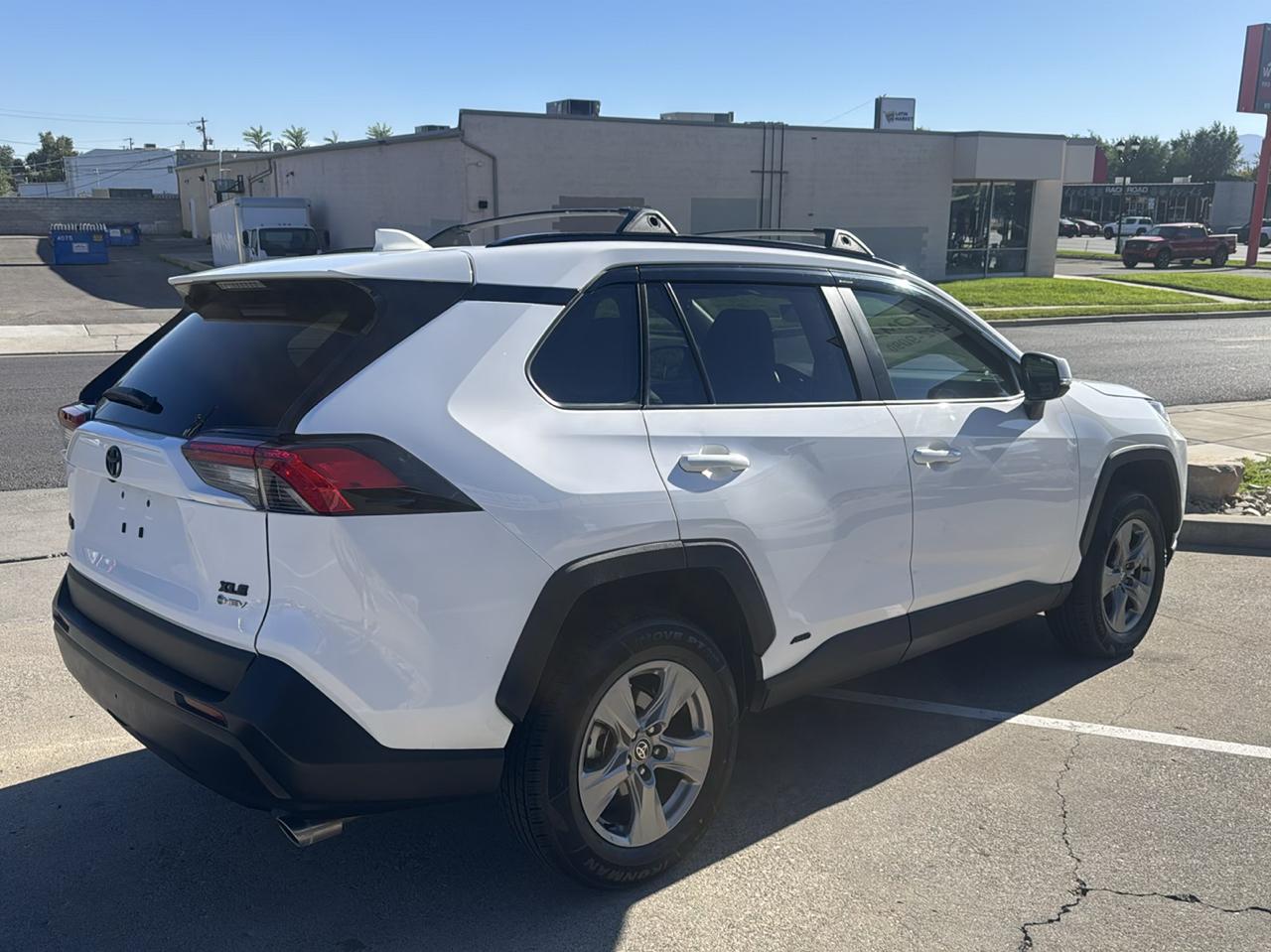 Toyota RAV4 Hybrid XLE 2025