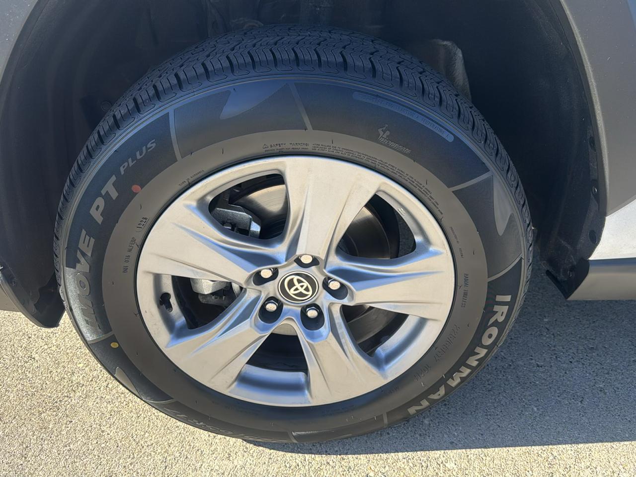Toyota RAV4 Hybrid XLE 2025