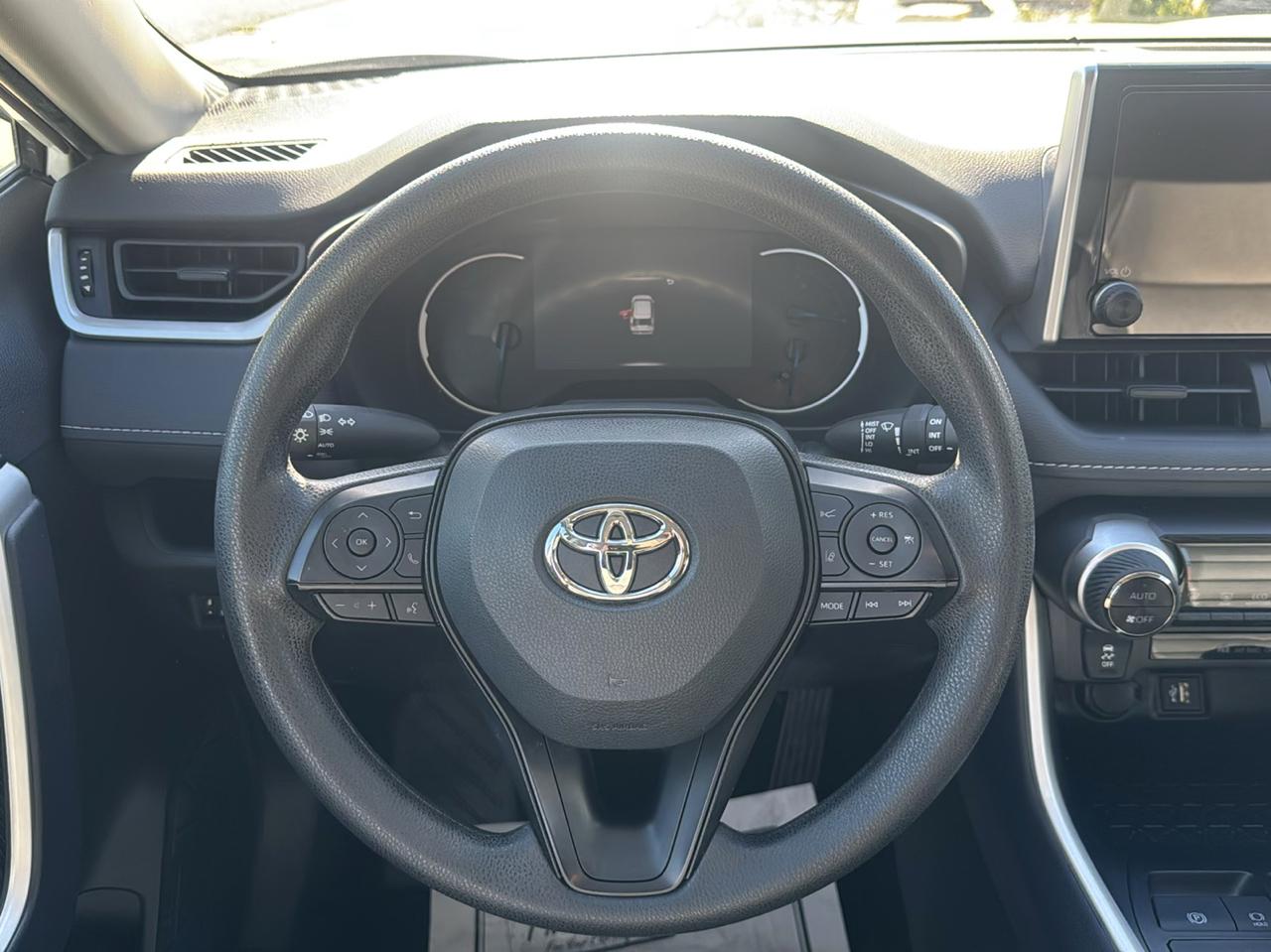Toyota RAV4 Hybrid XLE 2025