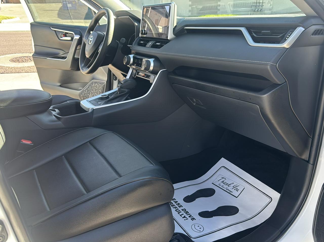 Toyota RAV4 Hybrid XLE 2025