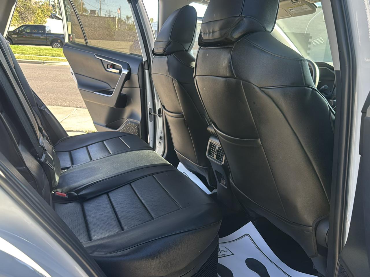 Toyota RAV4 Hybrid XLE 2025