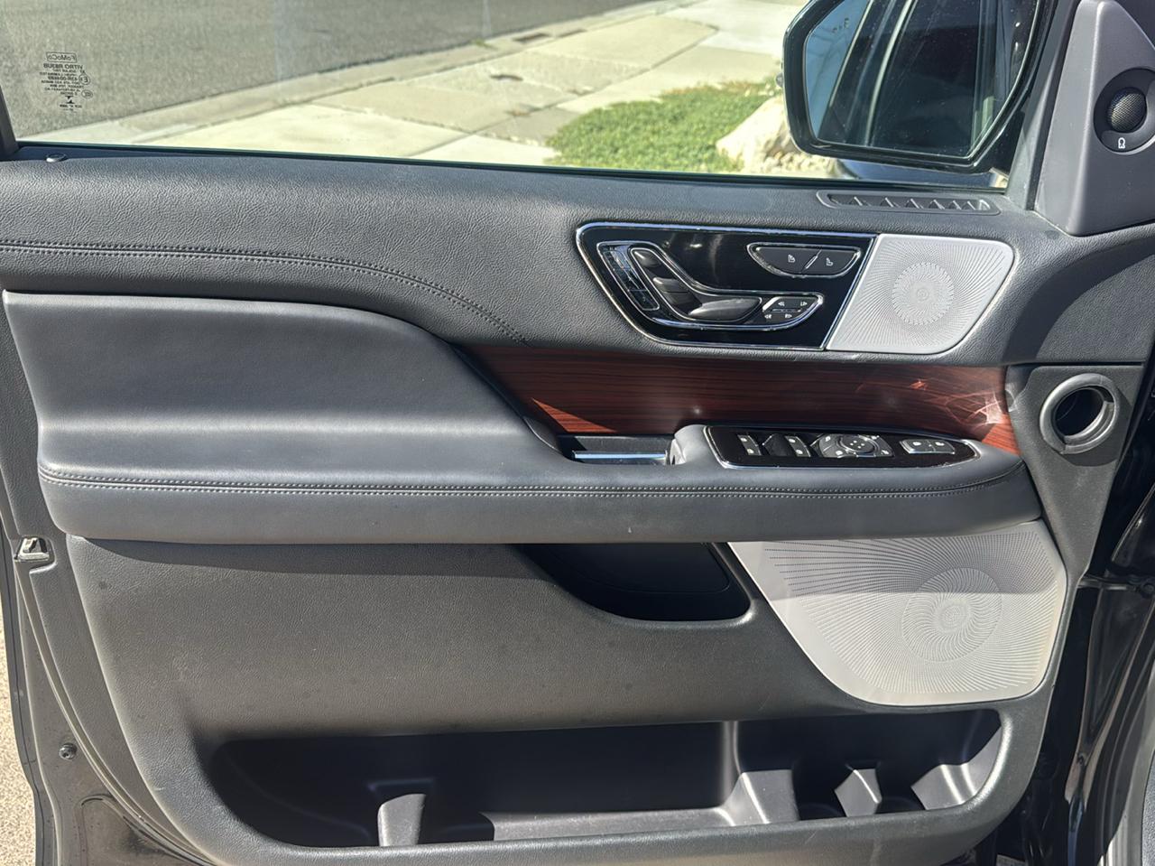 Lincoln Navigator L Reserve 4WD 2023